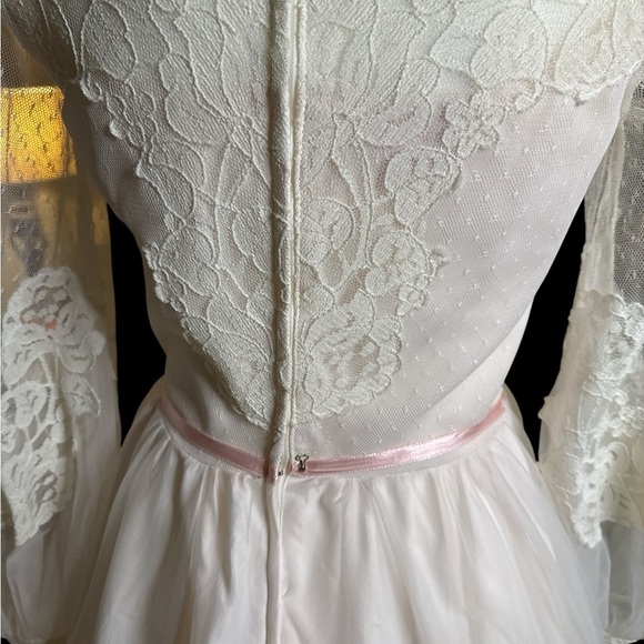 Vintage 1970s Lace Wedding Dress | Boho Cottagecore Bridal Gown with Train & Pin - Picture 10 of 14